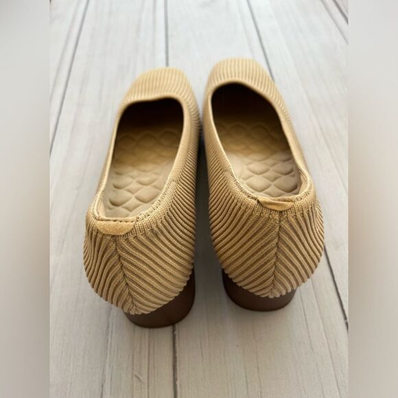 Chic Tan Knit Heels - Picture 3 of 6